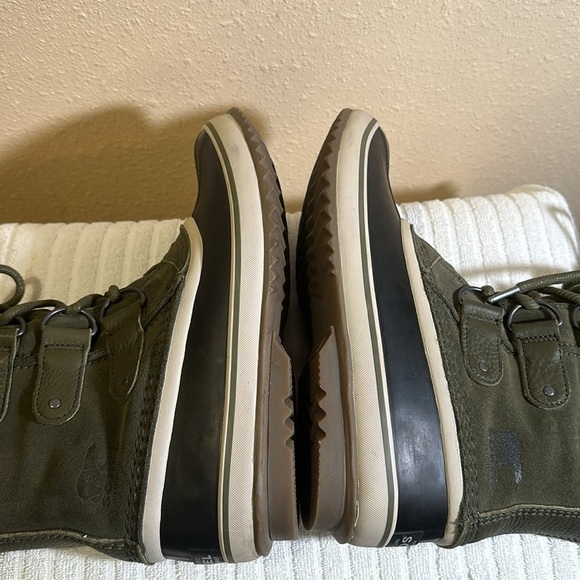Sorel boots size 8 - Picture 8 of 9
